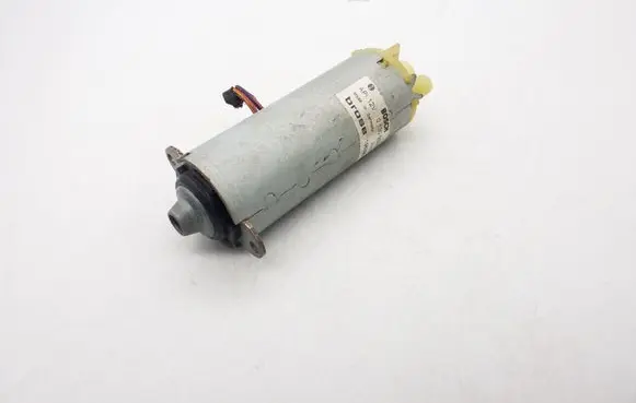 Volkswagen PASSAT B6 Seat adjustment motor 198396103 0130002531