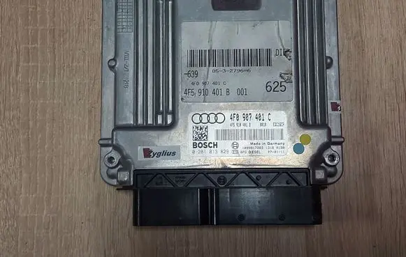 Audi A6 S6 C6 4F Engine control unit/module 4F0907401C 4F5910401B