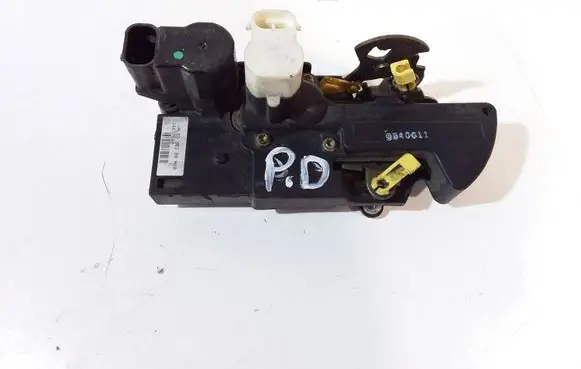 Opel Frontera B Front door lock 16634324