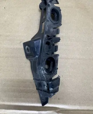 Volkswagen PASSAT B8 Front bumper mounting bracket 3G0807049