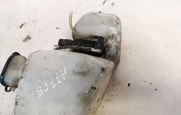 Renault Kangoo I Windscreen/windshield washer pump