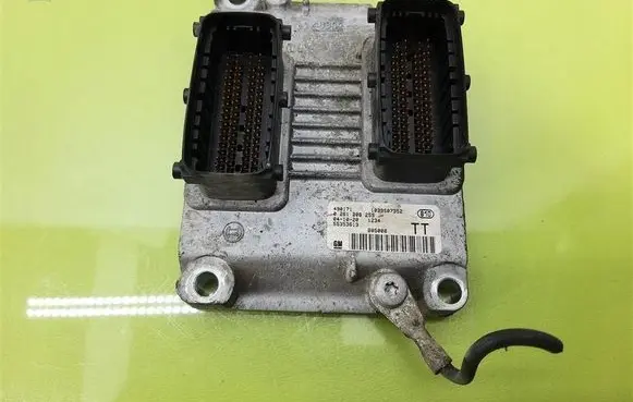 Opel Meriva B Engine control unit/module 0261208255