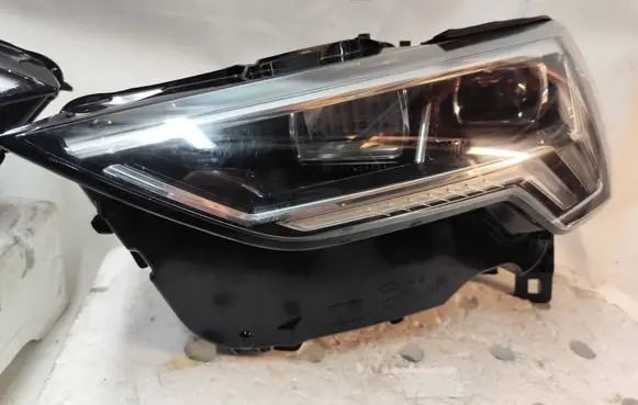 Audi Q3 F3 Headlight/headlamp 83A941033