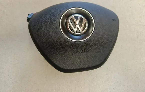 Volkswagen Golf VII Steering wheel airbag 5G0880201S AV92021TKK3 621304201