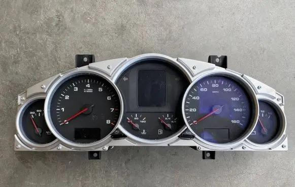 Porsche Cayenne (9PA) Speedometer (instrument cluster) 7L5920975B 8243000046