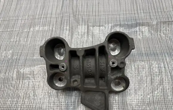 Fiat Panda III Engine mount vacuum valve 9826364780