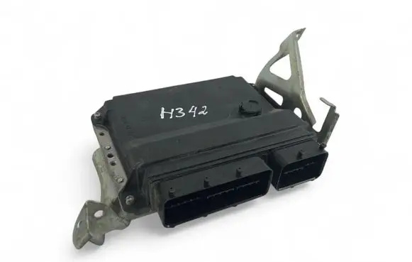 Toyota Avensis T270 Engine control unit/module ECU 8966105M40