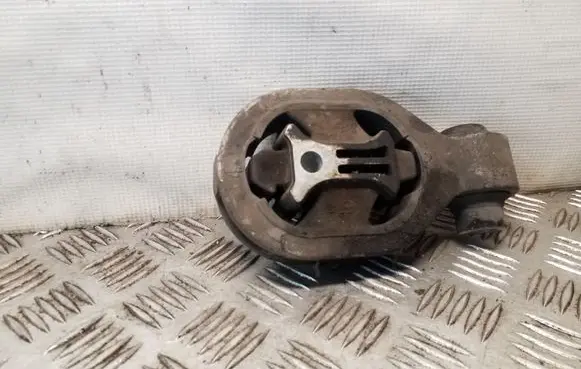 Nissan Juke I F15 Engine mount bracket 8653110A