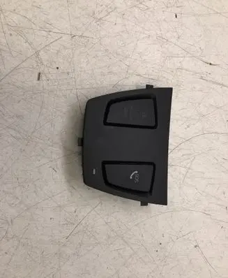 Passenger airbag on/off switch