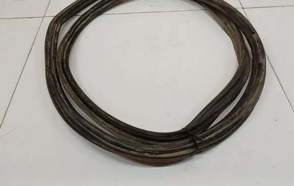 Toyota Yaris Rubber seal rear door 