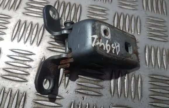 Ford Mondeo MK II Rear door lower hinge 93bb-f22807-ak