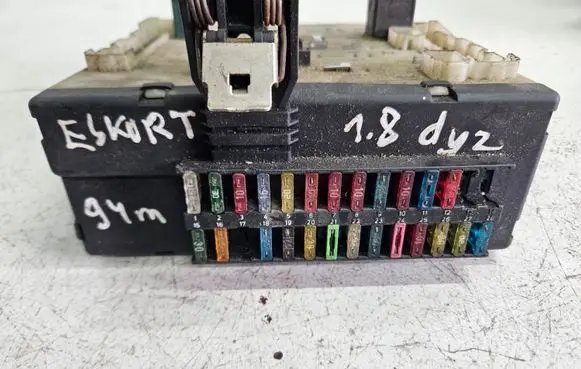Ford Escort Fuse module 93AG14A073AA