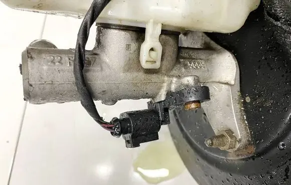 Skoda Fabia Mk2 (5J) Master brake cylinder 22ftek
