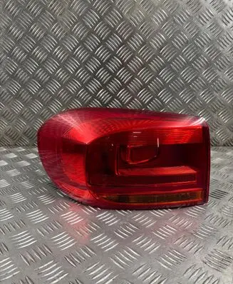 Volkswagen Tiguan Rear/tail lights 5N0945311D