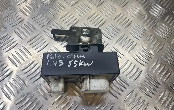 Volkswagen Polo IV 9N3 Coolant fan relay 1J0919506M
