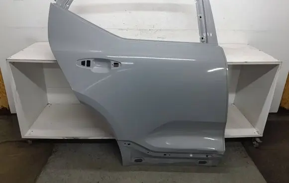 Volvo XC40 Rear door