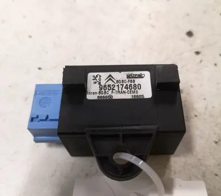 Peugeot 407 Seat heating relay 9652174680