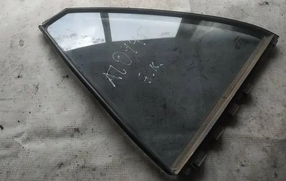 Toyota Avensis T250 Rear vent window glass as2