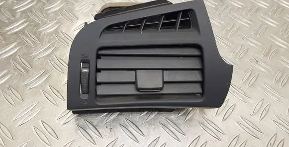 Toyota Verso Dashboard side air vent grill/cover trim 556600F020