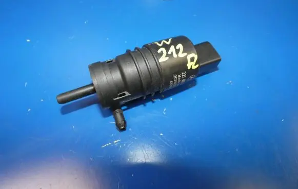 Mercedes-Benz E W212 Windscreen/windshield washer pump 2218690121 3028232