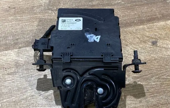Land Rover Discovery 5 Tailgate lock latch CPLA442A66AF 939434115 V040277