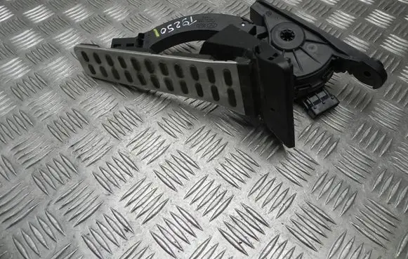 KIA Sorento Accelerator throttle pedal 175507GL4 T9250