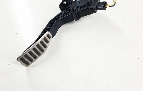 Suzuki Swift III Accelerator throttle pedal 4940067R51 6PV01239806 1011812452