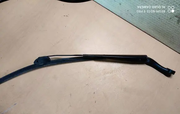 Cadillac SRX Front wiper blade arm 24023386
