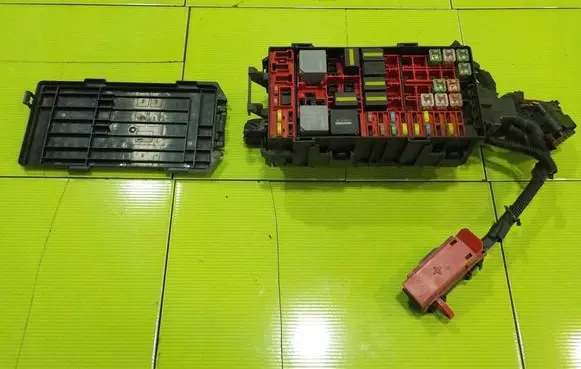Peugeot 207 Fuse box set XL3414A003AC JP567