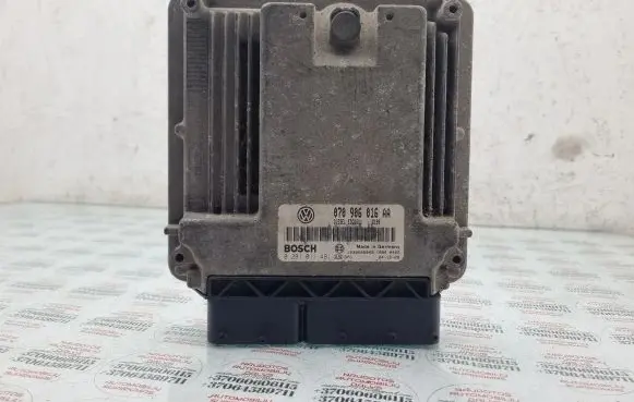 Volkswagen Touareg I Engine control unit/module 070906016AA