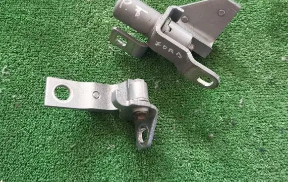 Ford Mondeo MK IV Rear door lower hinge 7S7A-A26810-AC