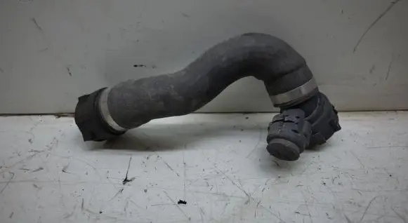 BMW X5M E70 Engine coolant pipe/hose 7798495