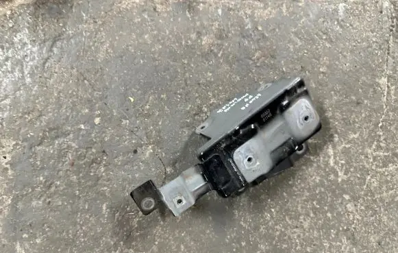 Renault Arkana Fender mounting bracket 663508114R