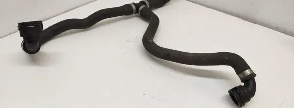 Coolant pipe/hose