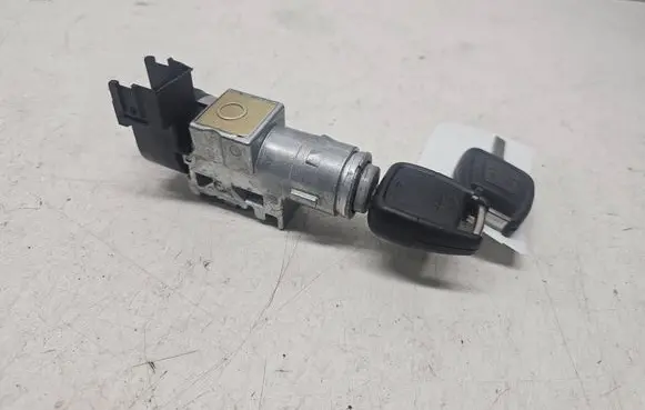 Opel Omega B2 Ignition lock 90506667