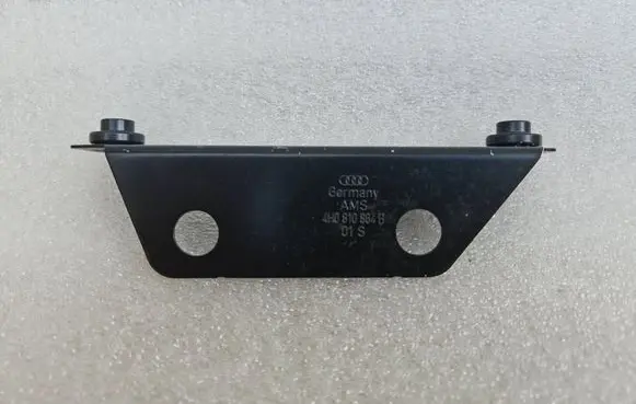 Audi A8 S8 D4 4H Fender mounting bracket 4H0810864B