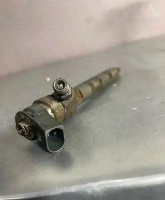 Mercedes-Benz B W245 Fuel injector A6400700787 A6400700187