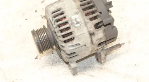 Volkswagen Golf V Generator/alternator 06F903023C