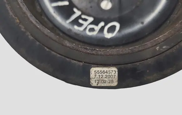 Opel Vectra C Crankshaft pulley 55564573