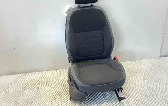 Skoda Fabia Mk3 (NJ) Front passenger seat 