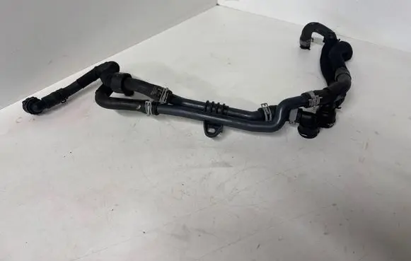 Volkswagen PASSAT B8 Engine coolant pipe/hose 3Q0121070S