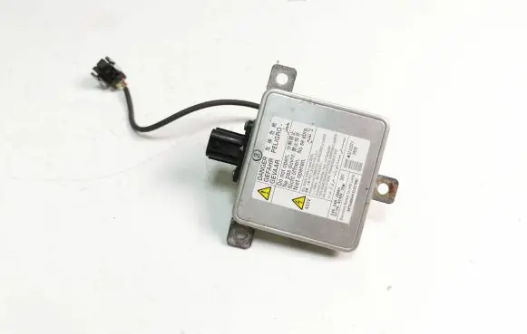Mitsubishi Outlander Headlight ballast module Xenon W3T233712829