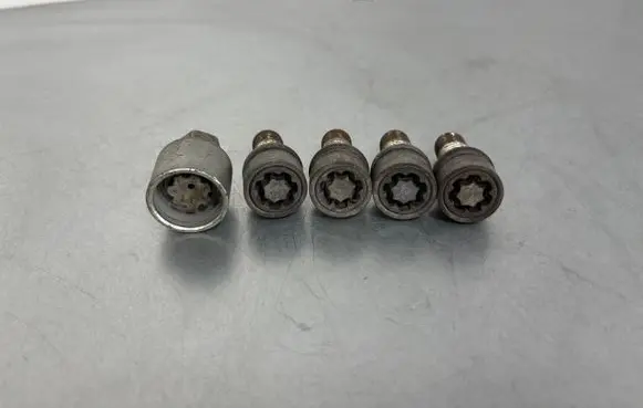 Audi A6 S6 C8 4K Anti-theft wheel nuts and lock 