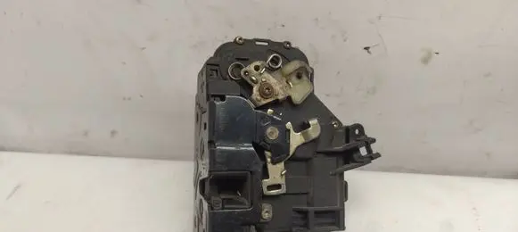 Audi A6 Allroad C5 Front door lock 401837015