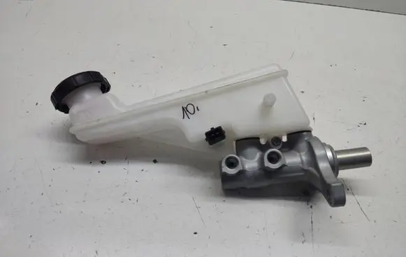 KIA Stonic Brake fluid reservoir DOT30R4 D0T30R4