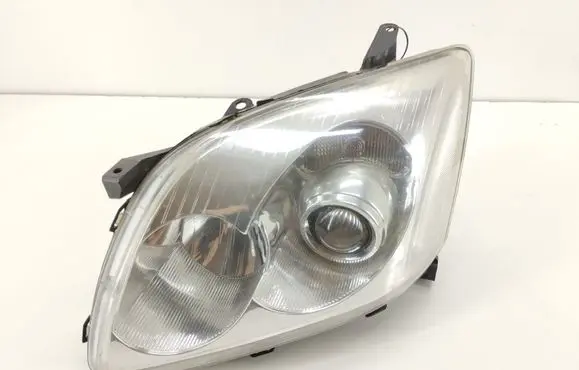 Toyota Avensis T250 Headlight/headlamp
