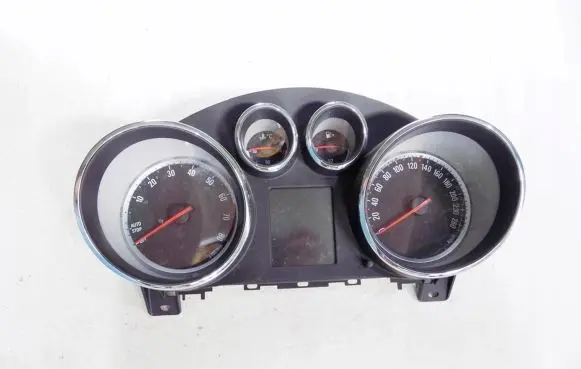 Opel Zafira C Speedometer (instrument cluster) 13460584