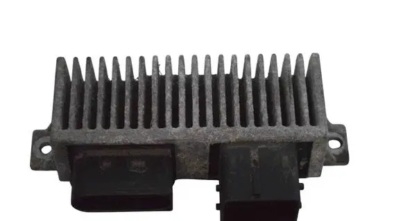Renault Trafic III (X82) Glow plug pre-heat relay 271206395R