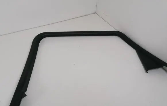 Audi Q5 SQ5 Rear door window/glass frame 8R0867672