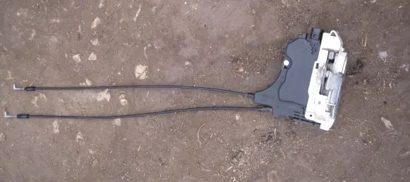 Mitsubishi Outlander Rear door lock MN145876